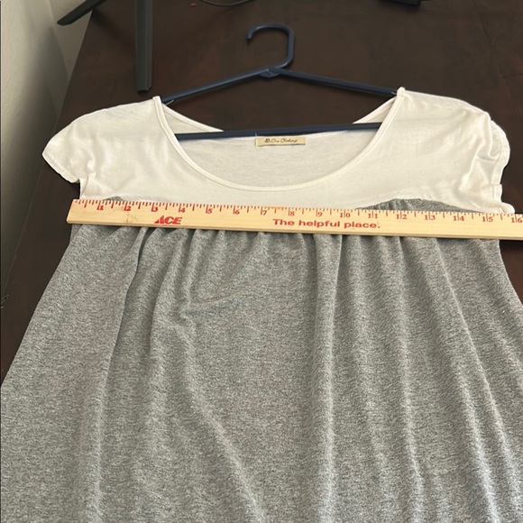 One Clothing Cream and Gray Fitted Tunic Cap Sleeve Top - Picture 5 of 8